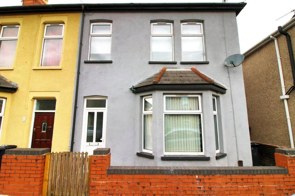 Вилла Holiday House For 7 Guests, Free Wi-Fi & Self Check-In Explore Newport Экстерьер фото