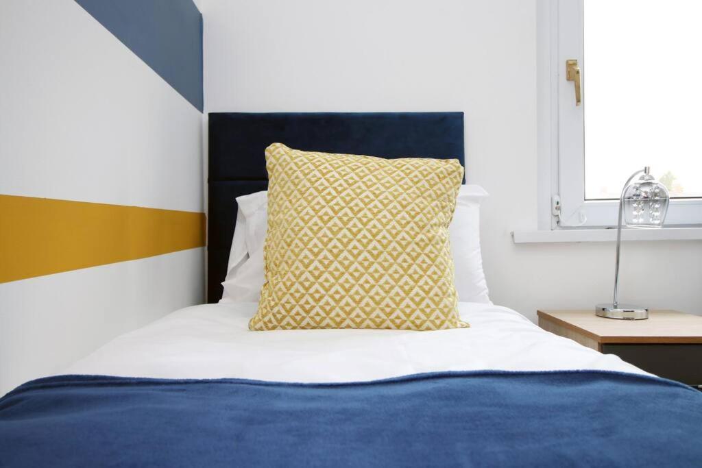 Вилла Holiday House For 7 Guests, Free Wi-Fi & Self Check-In Explore Newport Экстерьер фото