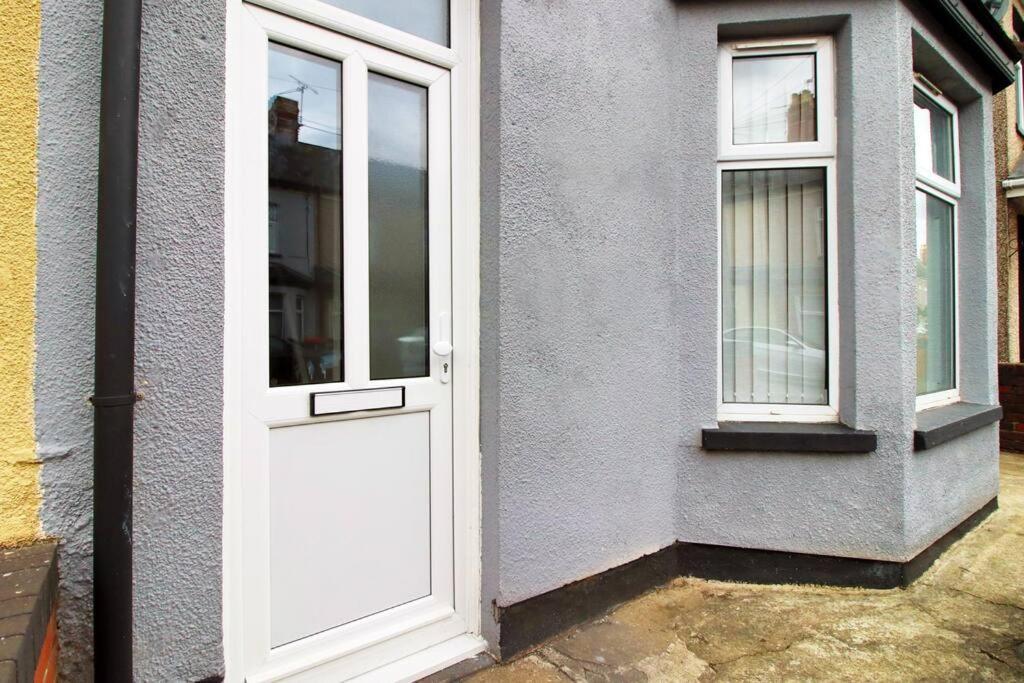 Вилла Holiday House For 7 Guests, Free Wi-Fi & Self Check-In Explore Newport Экстерьер фото